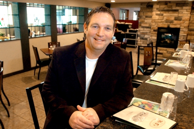 Give your restaurant a human side online by showing yourself and others inside the restaurant.